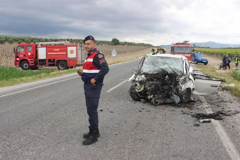 Manisa'da iki otomobil çarpıştı; TUTSO Başkanı ve 2 kişi yaralandı