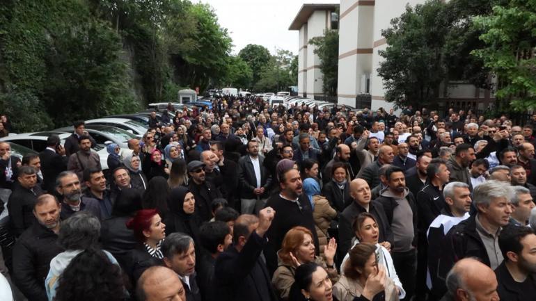 Öğretmenlerden valilik önünde protesto