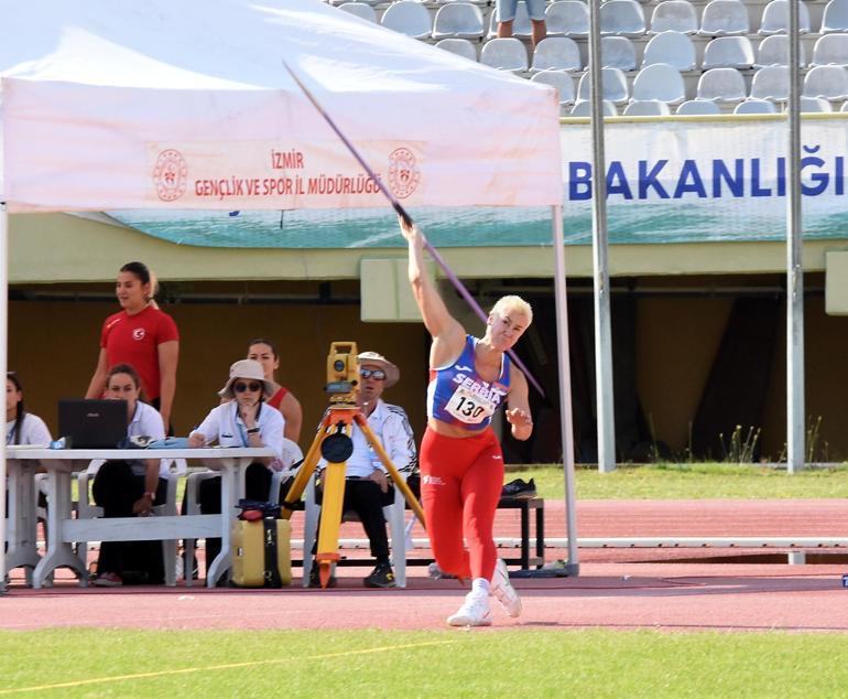İzmir'de atletizm şöleni başladı
