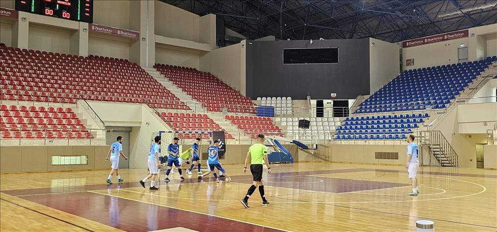 ESTÜ’de düzenlenen Salon Futbolu Kupaları sahiplerini buldu