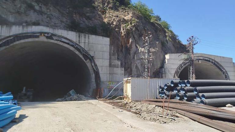 Trabzon'da tünel inşaatında iskele çöktü: 1 işçi yaralı