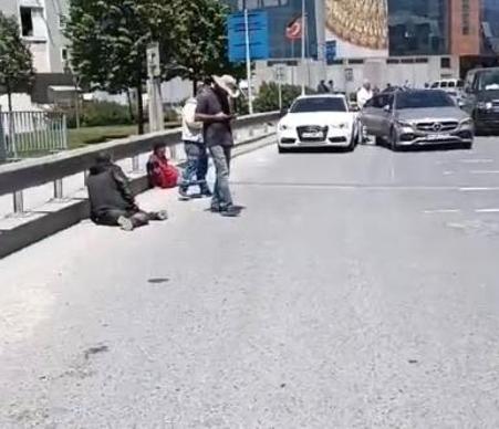 Sultangazi'de yol kenarında 2 grup arasında silahlı kavga: 3 yaralı