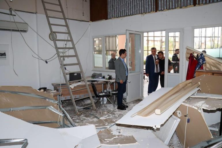 Yalova'da nikah dairesinin tavanı çöktü: 4 yaralı