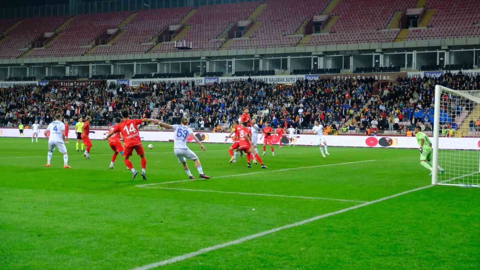 TFF 3. Lig: Anadolu Üniversitesi: 1 - Efeler 09 Spor Futbol Kulübü: 2