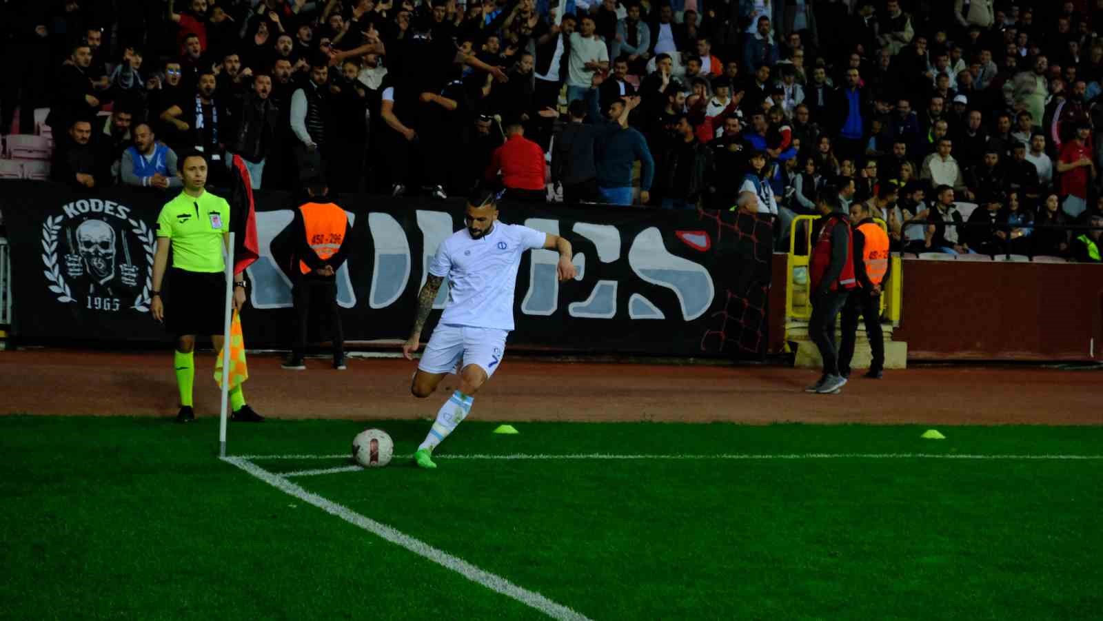 TFF 3. Lig: Anadolu Üniversitesi: 1 - Efeler 09 Spor Futbol Kulübü: 2