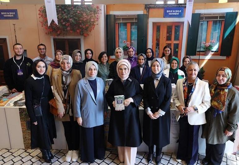 Emine Erdoğan, Şule Yüksel Şenler Kitap ve Kültür Günleri'ni ziyaret etti