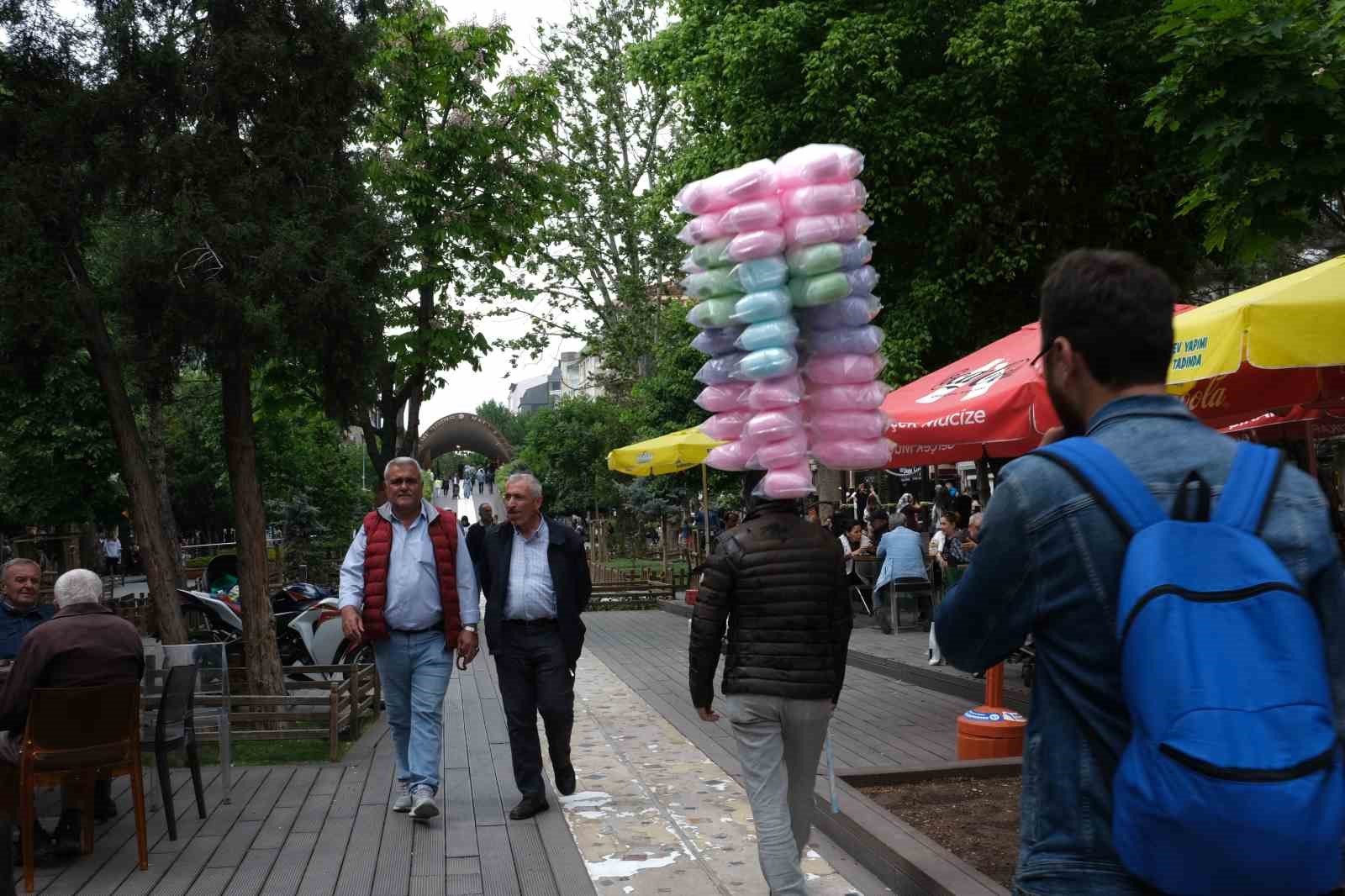 İnşaat ve temizlik işçileri 1 Mayıs’ı çalışarak geçirdi