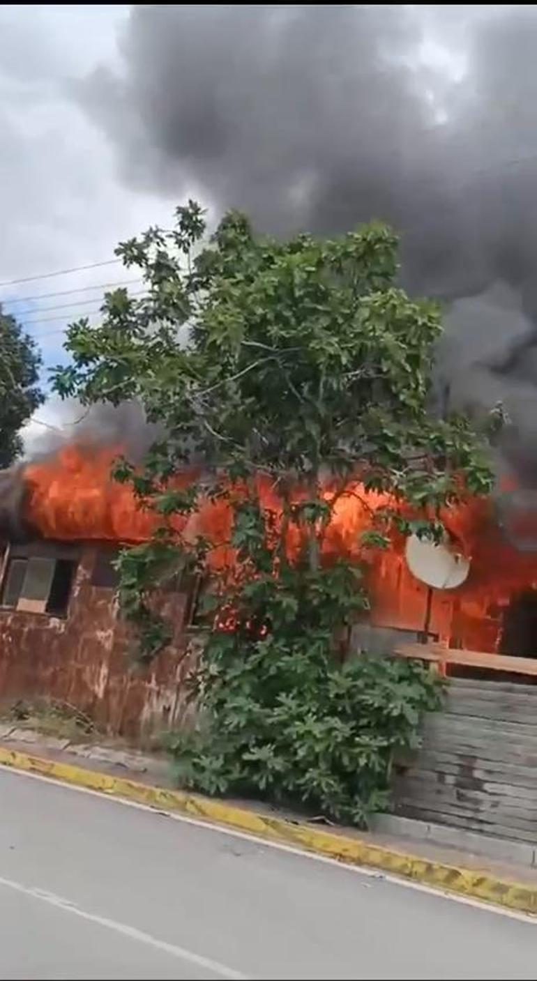 Kocaeli'de kereste üretim tesisi ofisinde yangın