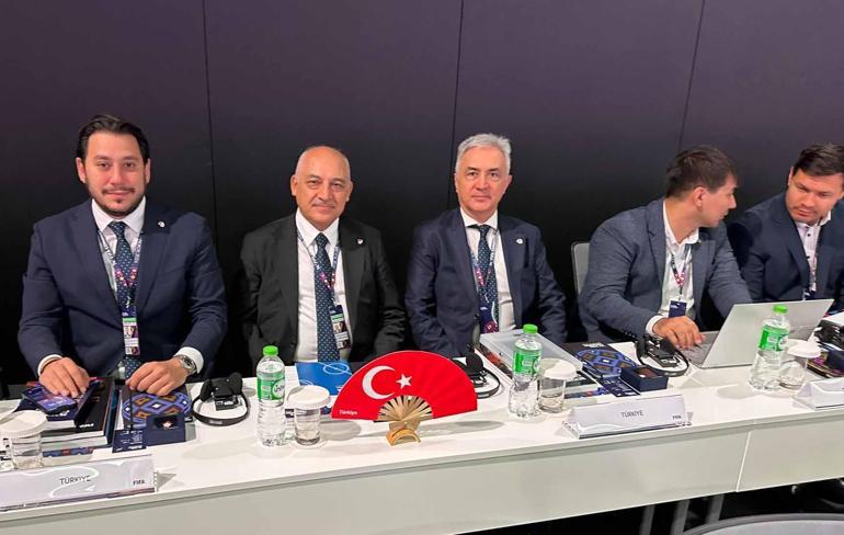 TFF Başkanı Büyükekşi, FIFA Başkanı Gianni Infantino ile bir araya geldi