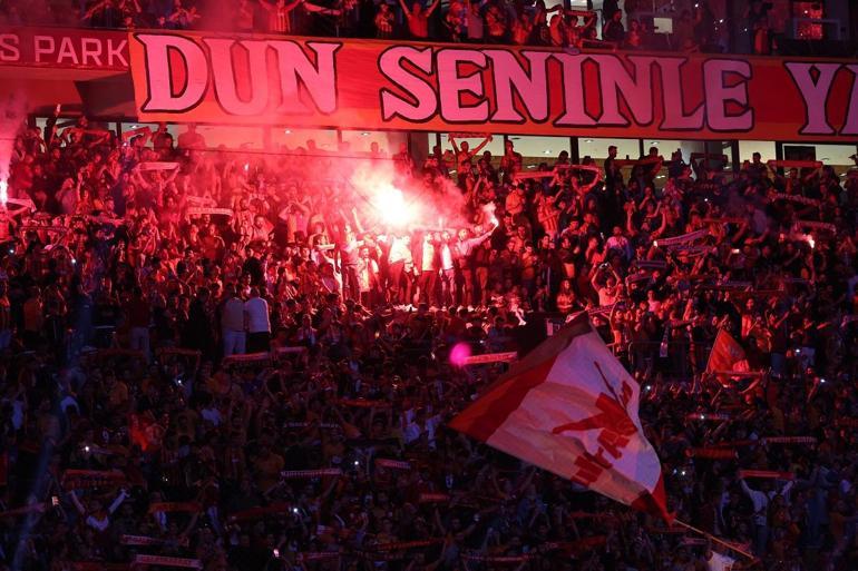 Galatasaray 24'üncü Şampiyonluk ve Süper Kupa ile çifte zaferini kutladı