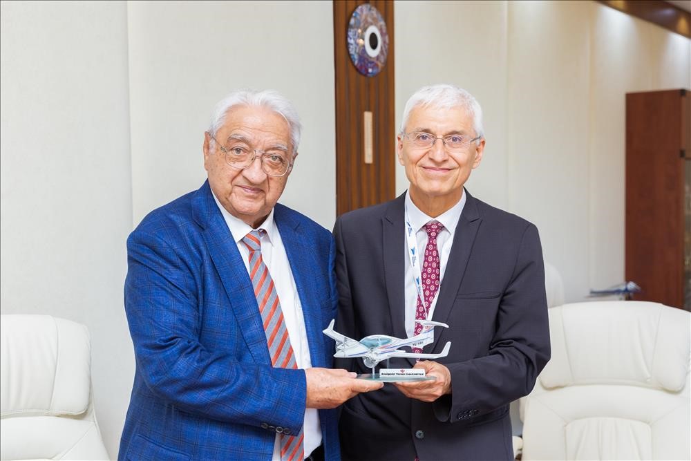 Rektör Özcan ISUDEF’24 sempozyumuna Honorary Chair olarak katıldı