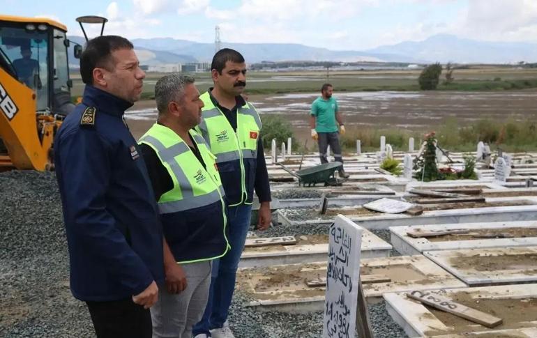 Hatay'daki yağışta depremzedelerin mezarları zarar gördü