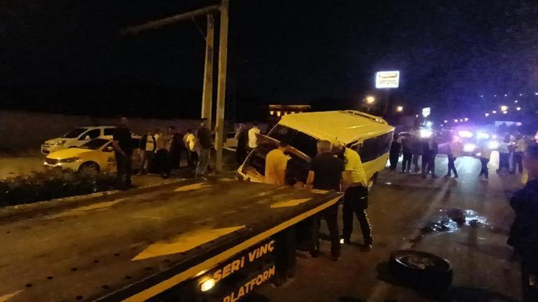Gaziantep'te, refüje çarpıp takla atan minibüsten fırlayan sürücü öldü