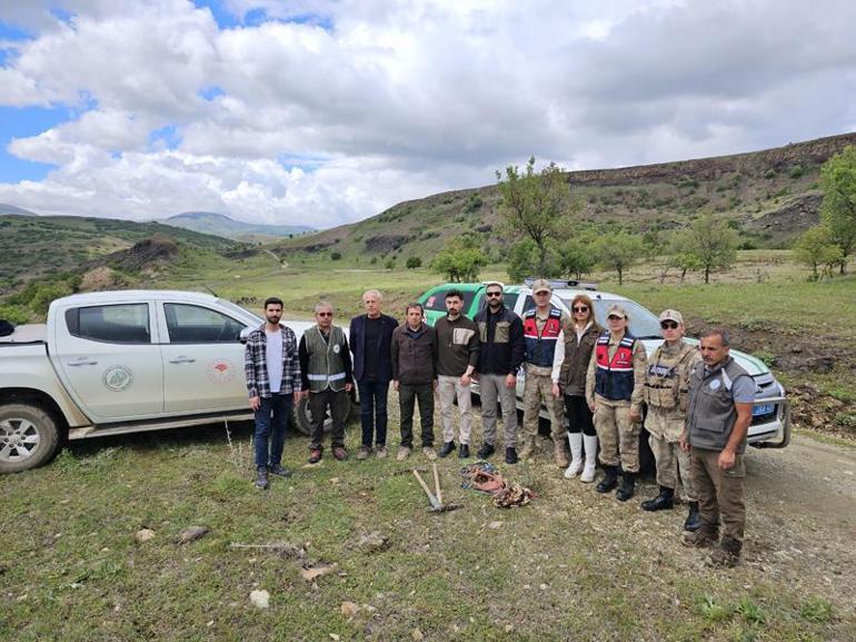 Özel ekipten salep kaçakçılarına lastik izinden suçüstü