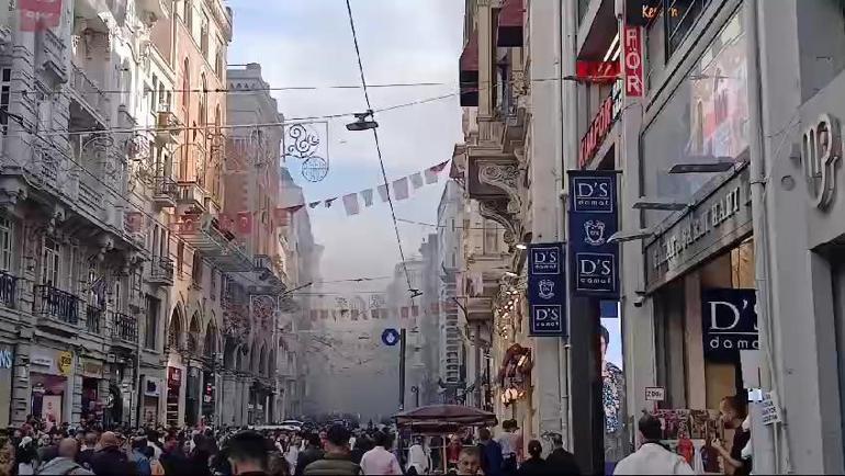 İstiklal Caddesi'nde iş yeri yangını