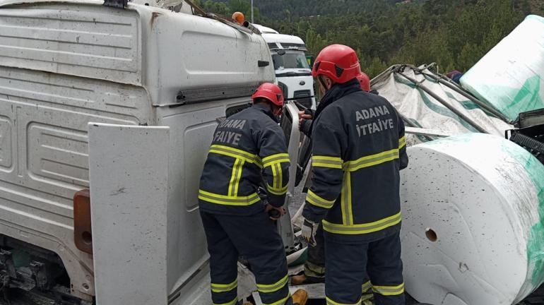 TIR'ın içinde bulunduğu otomobile çarptığı anı kaydetti; durumu ağır