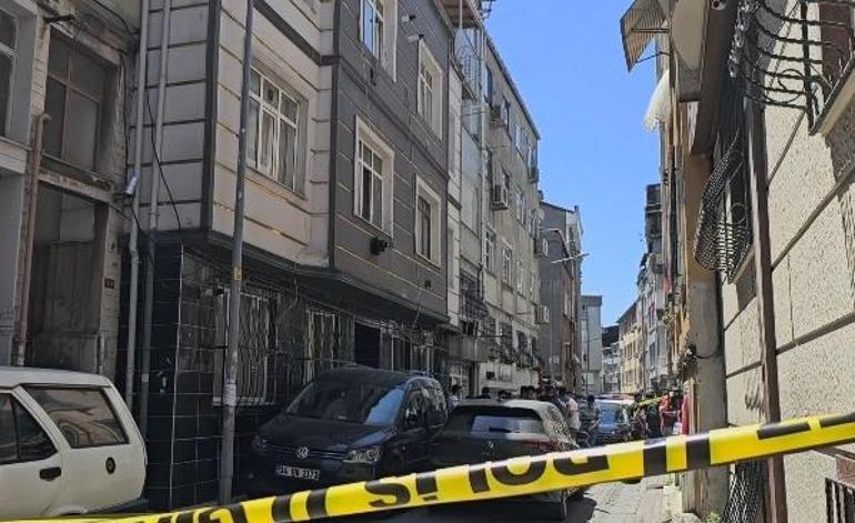 Bayrampaşa'da çevik kuvvet polisi evinde ölü bulundu