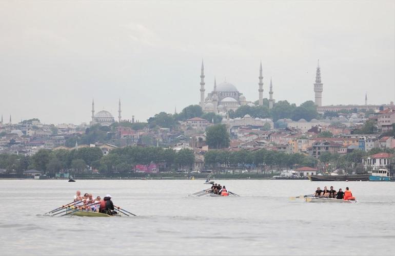 4'üncü Uluslararası Haliç Kürek Yarışları’nda ilk gün geride kaldı