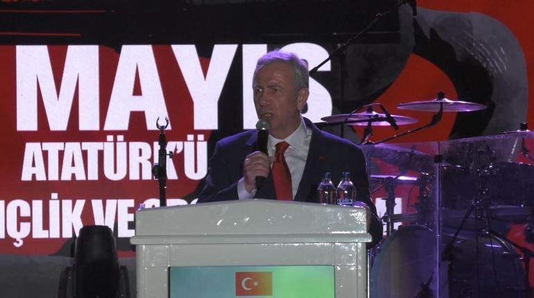 Ankara'da '19 Mayıs' coşkusu; Mor ve Ötesi konser verdi