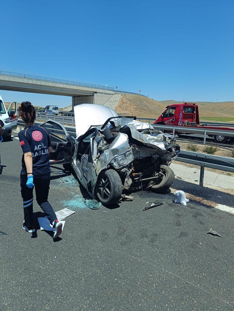 Ankara'da kamyonet, otomobile çarptı; 1 ölü, 2 yaralı