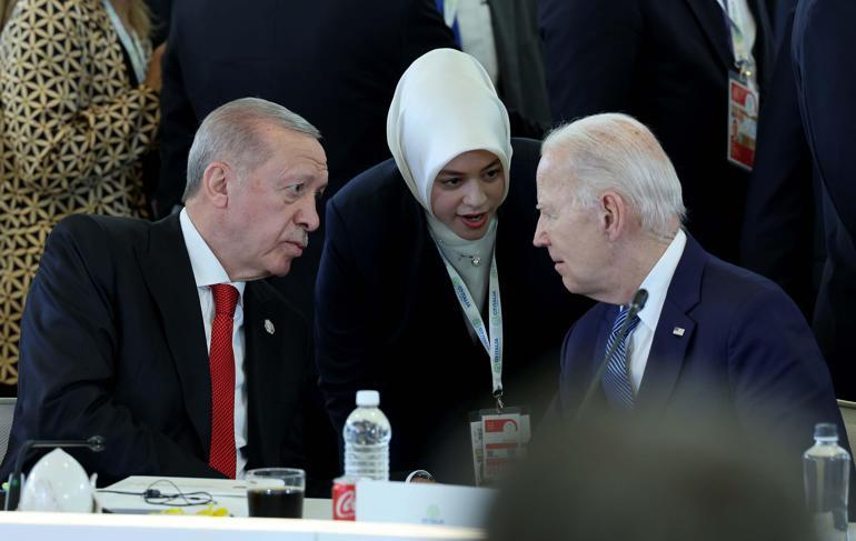 Cumhurbaşkanı Erdoğan, G7’de liderle ayaküstü sohbet etti