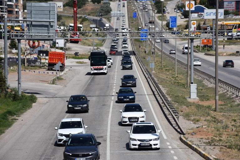 'Kilit kavşak' Kırıkkale'de, bayram dönüşü trafiği