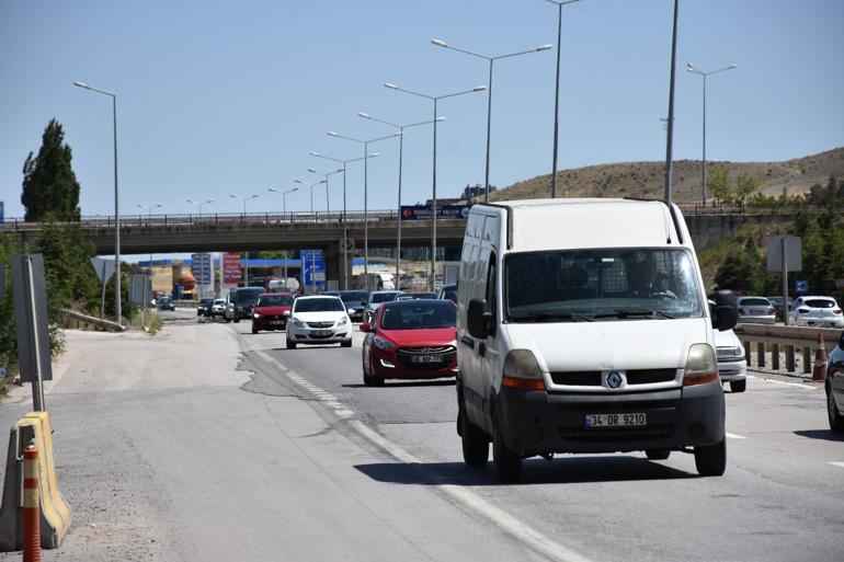 'Kilit kavşak' Kırıkkale'de, bayram dönüşü trafiği