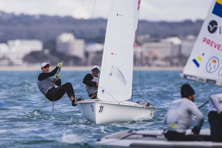 Milli yelkenci Lara Nalbantoğlu, Paris Olimpiyat Oyunları’nda madalya yarışına kalmayı hedefliyor