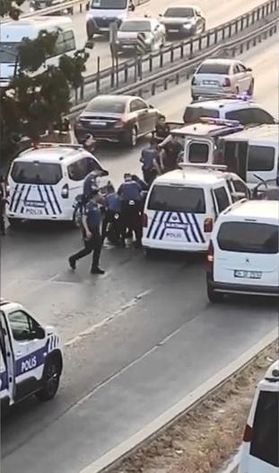 Büyükçekmece'de hırsızlarla polis arasındaki kovalamaca kamerada