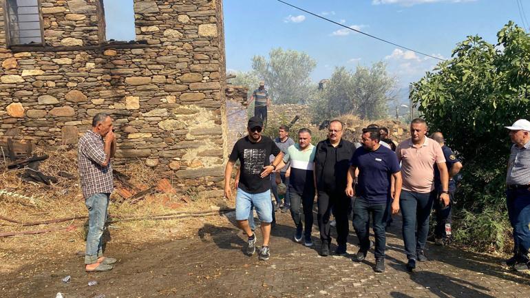Aydın'da maki yangını; 11'i metruk 13 ev zarar gördü
