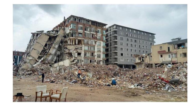 Depremde 140 kişinin öldüğü binada kaçak asma kat yapılmış