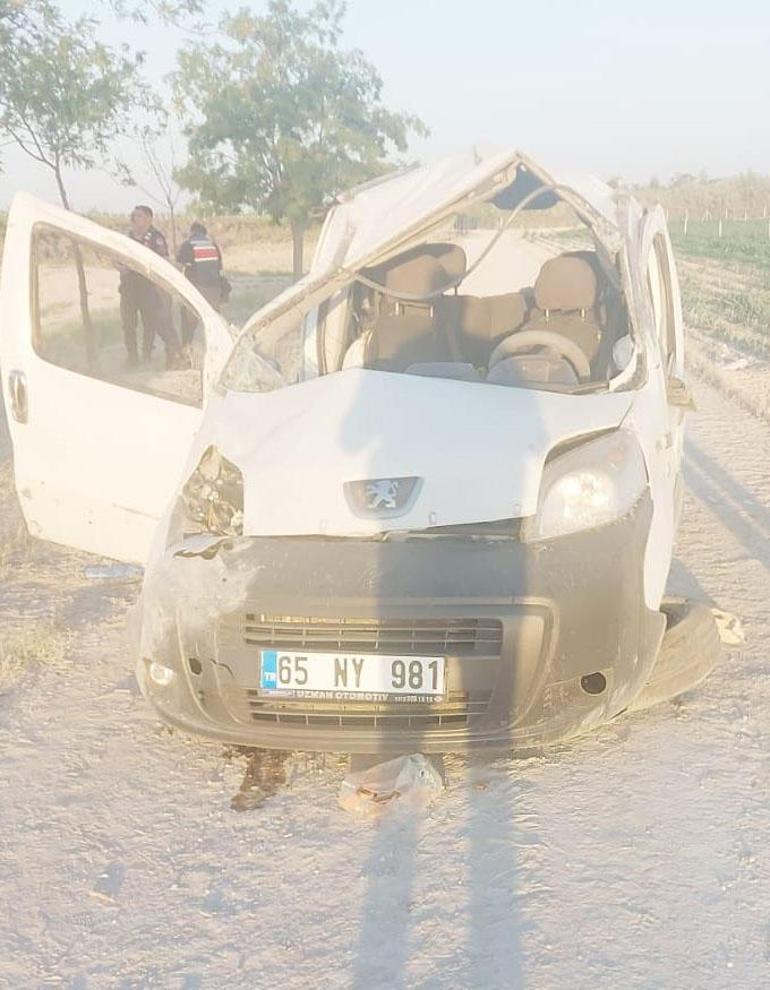 Konya'da hafif ticari araç devrildi: 3 çocuk öldü, 3 yaralı