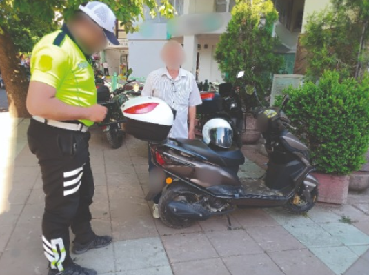 Trafiğe kapalı alana giren 17 motosiklet sürücüsüne ceza yazıldı