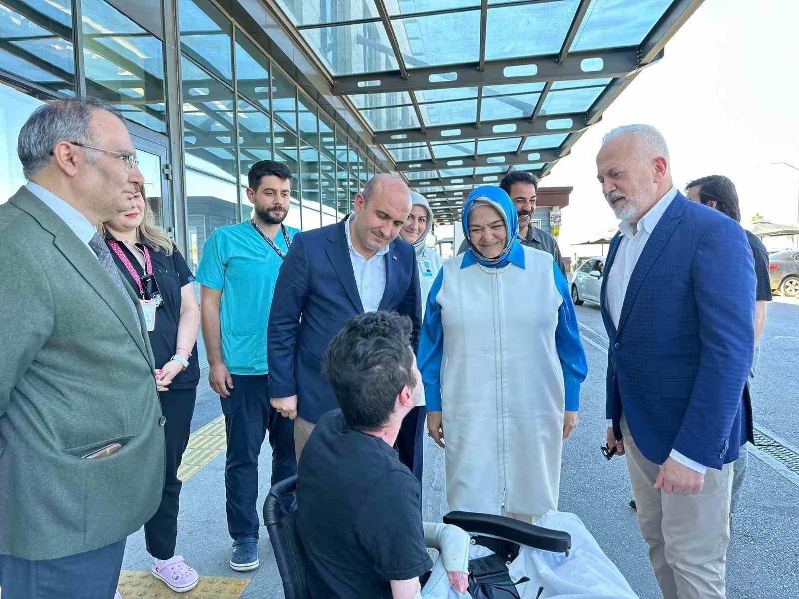 Milletvekili Gürcan, bayramın ilk gününü bayramlaşarak geçirdi