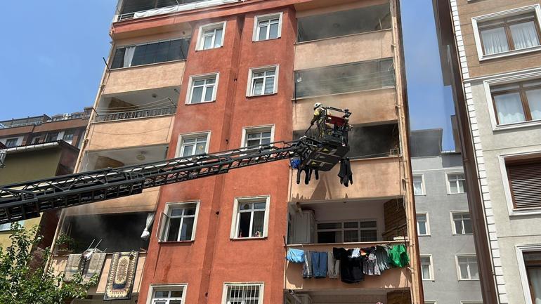 Kartal'da 7 katlı binada yangın; mahsur kalan bir kişiyi itfaiye kurtardı