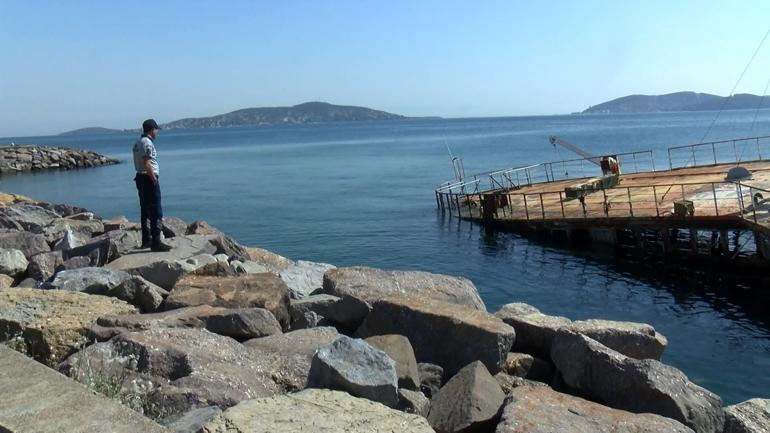 Maltepe'de batan gemiler çocukların oyun alanı oldu