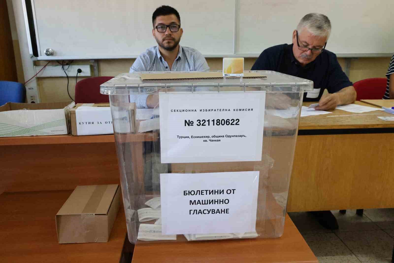 Eskişehir’de 4 bin çifte vatandaş Bulgaristan seçimleri için sandığa gitti