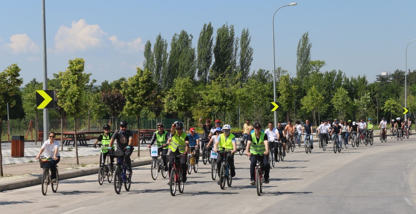 ‘Temiz Hava İçin Otomobilsiz Bir Gün’ temasıyla bisiklet turu düzenlendi