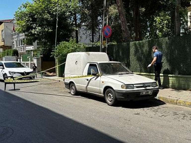 Ataşehir'de 10 yıldır yaşadığı aracında ölü bulundu