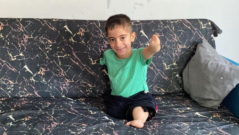 Doğuştan kolları ve bacakları olmayan Muhammet'in protez talebi: Icardi gibi top oynamak istiyorum