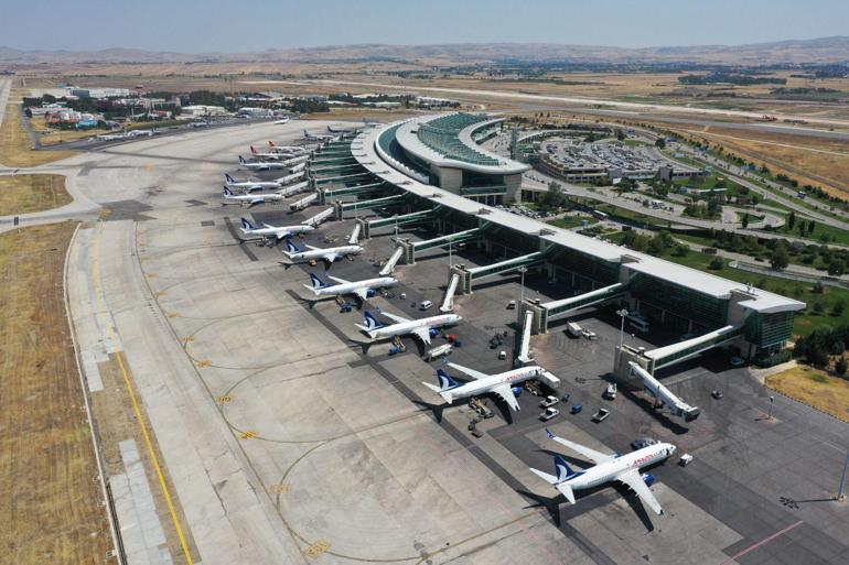 Bakan Uraloğlu: Havalimanlarında 7,9 milyon yolcuya hizmet verildi