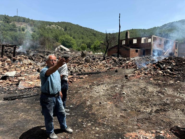 Kastamonu'da 11 evin yandığı köyde, 1 yıl önce de 1 ev ve 3 samanlık yanmış