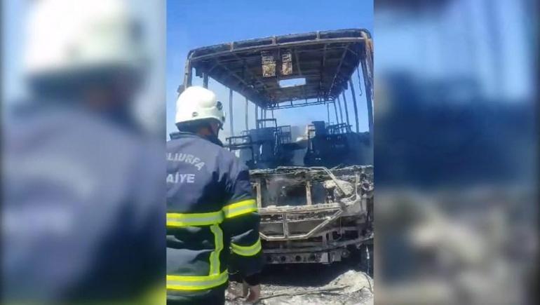 Seçimin yapıldığı Hilvan'a giden polisleri taşıyan midibüs yandı