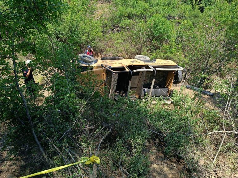 Safari aracı 5 metreden yuvarlandı; Romanyalı turist öldü, 3 kişi yaralandı