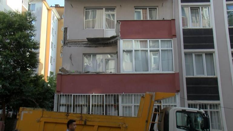 Kartal'da 5 katlı binanın balkonu çöktü