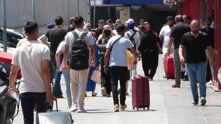 Büyük İstanbul Otogarı'nda bayram dönüşü yoğunluğu