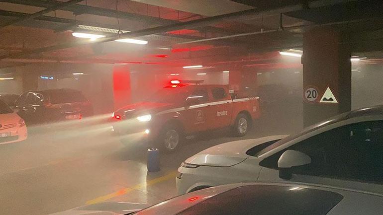 Edirne'de AVM otoparkında otomobil yangını; 3 güvenlik görevlisi dumandan etkilendi