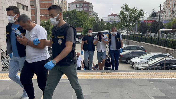 Eskişehir merkezli fuhuş operasyonunda yakalanan 11 kişi adliyeye sevk edildi