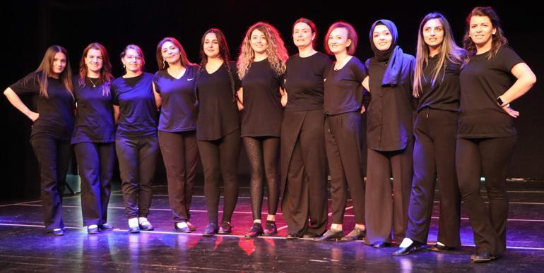 Halk oyunları ekibi kuran öğretmenlerden, provalarda siyah kıyafetlerle İsrail protestosu