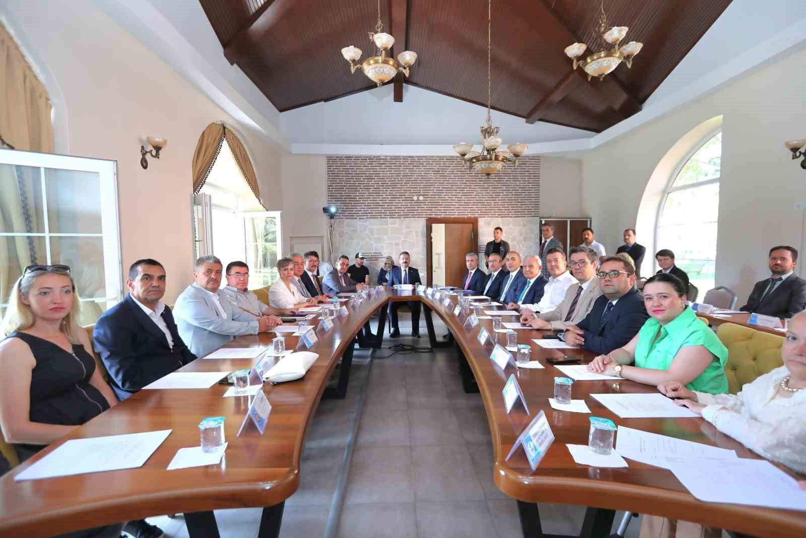 Eskişehir İl İstihdam ve Mesleki Eğitim Kurulu toplantısı Vali Hüseyin Aksoy’un Başkanlığında yapıldı